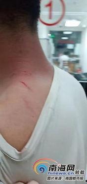 街头情侣吵架吃瓜,吃瓜群众现场热议